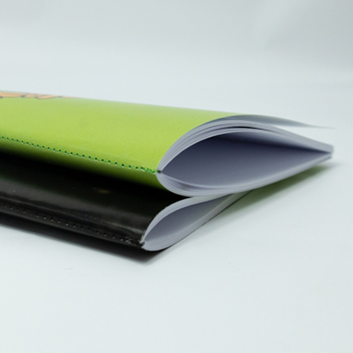 BLOC A5 COUSU � PARTIR DE PAPIER RECYCL� PERSONNALISABLE