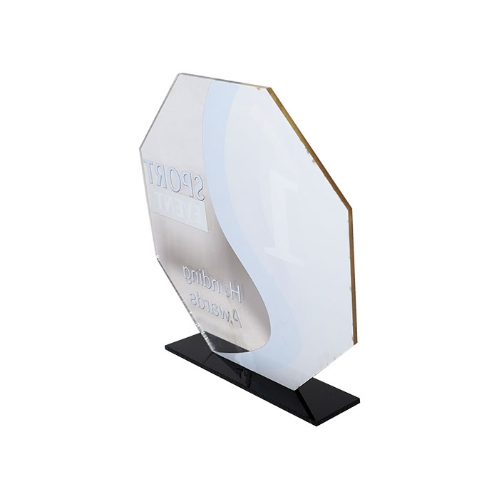 TROFEO ACRILICO 3MM 20X16CM PERSONALIZABLE