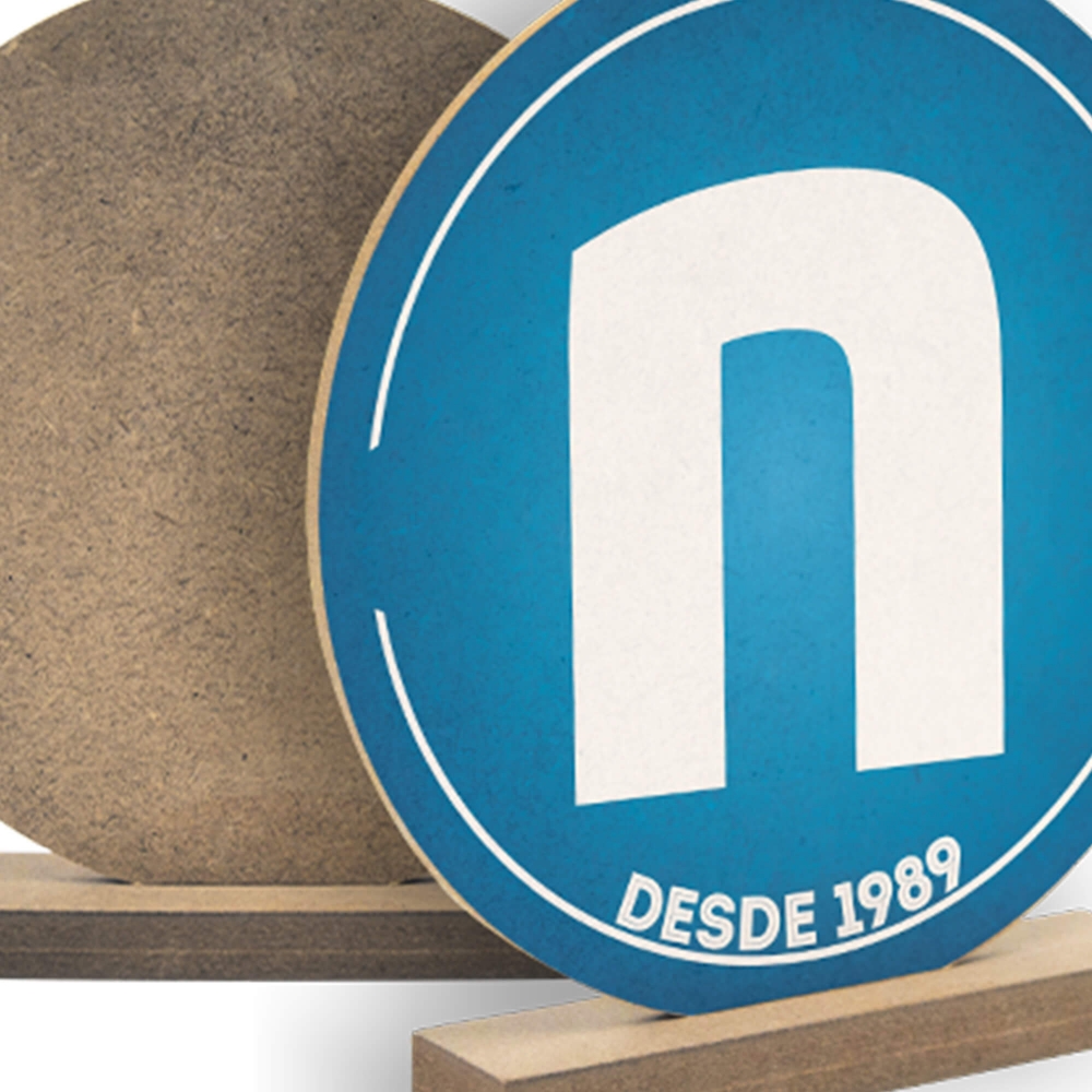TROFEO DE MADERA 20X20CM PERSONALIZABLE